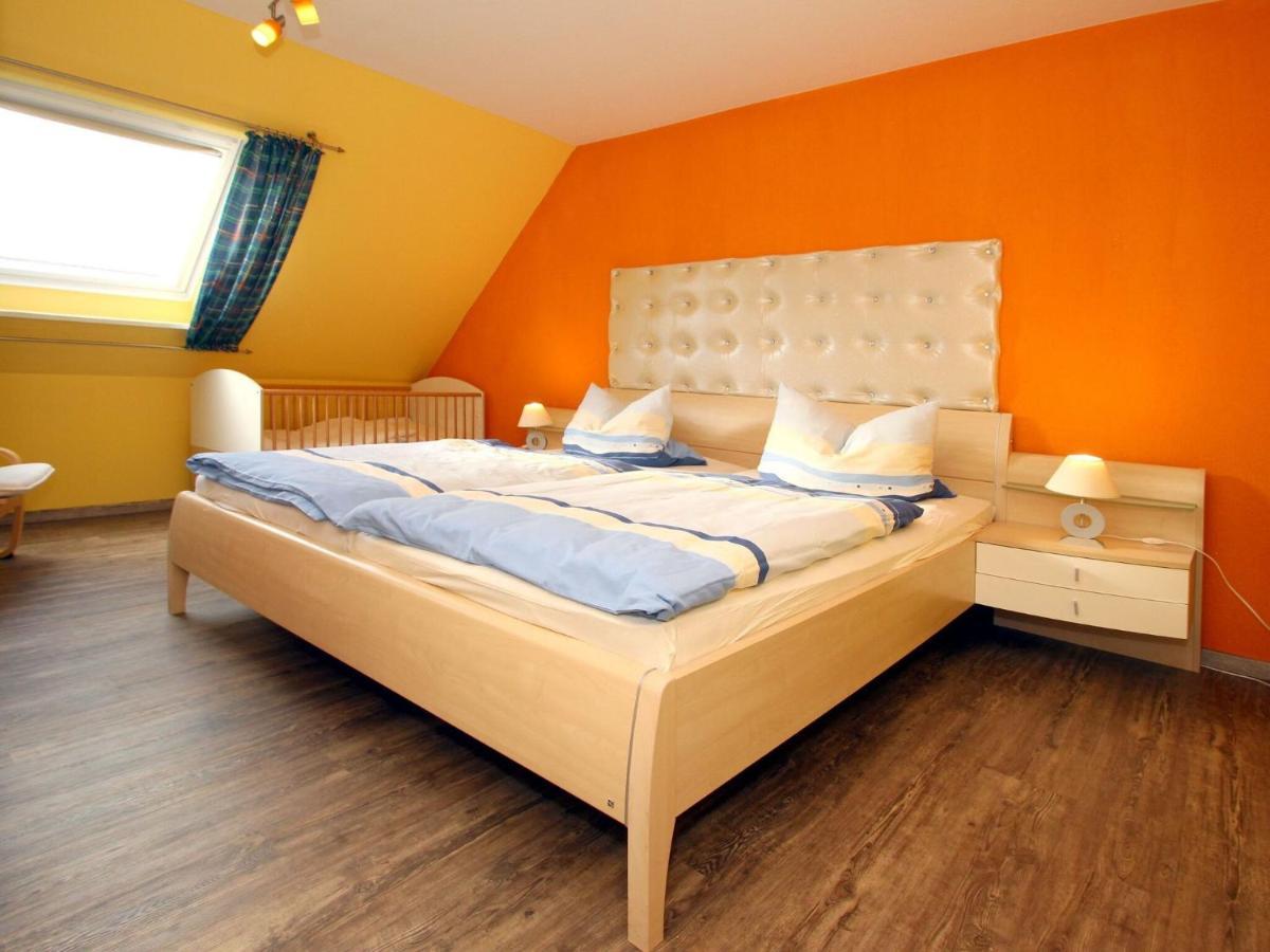 Cozy Terraced House Near The Beach Dornumersiel Esterno foto